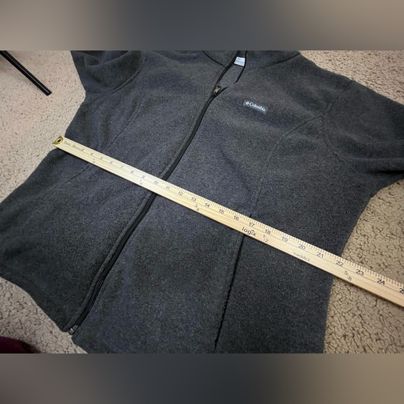 Columbia Women’s Gray lightweight, full zip jacket. 1X. - Picture 8 of 10
